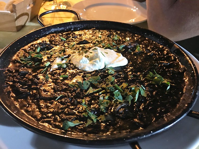 Paella negra