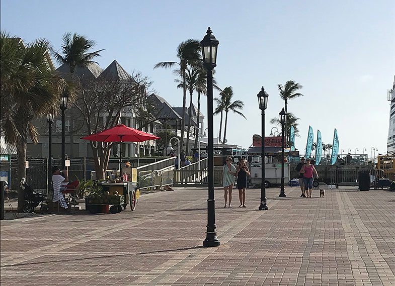 Mallory Square em Key West durante o cruzeiro Disney Wonder