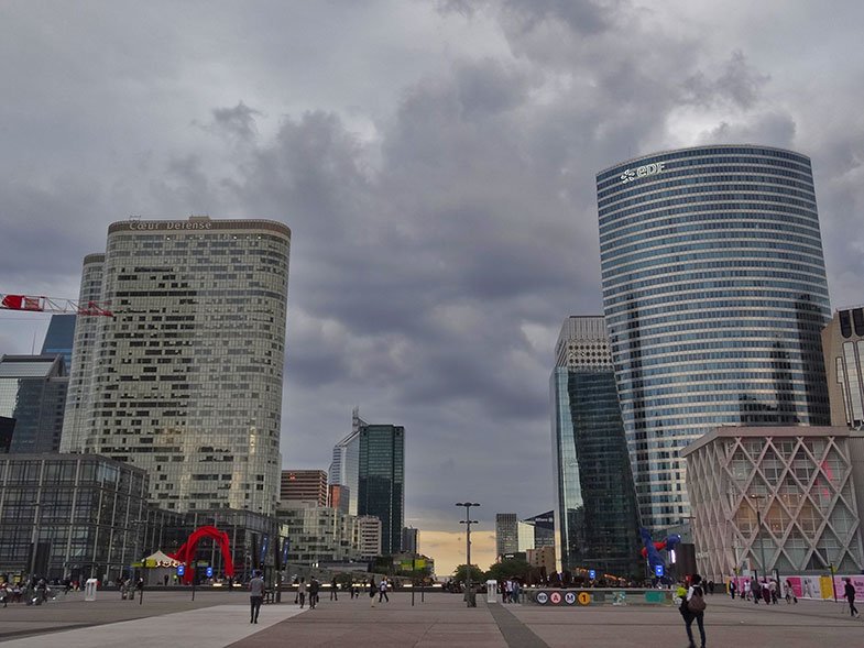 Esplanade de La Défense em Paris