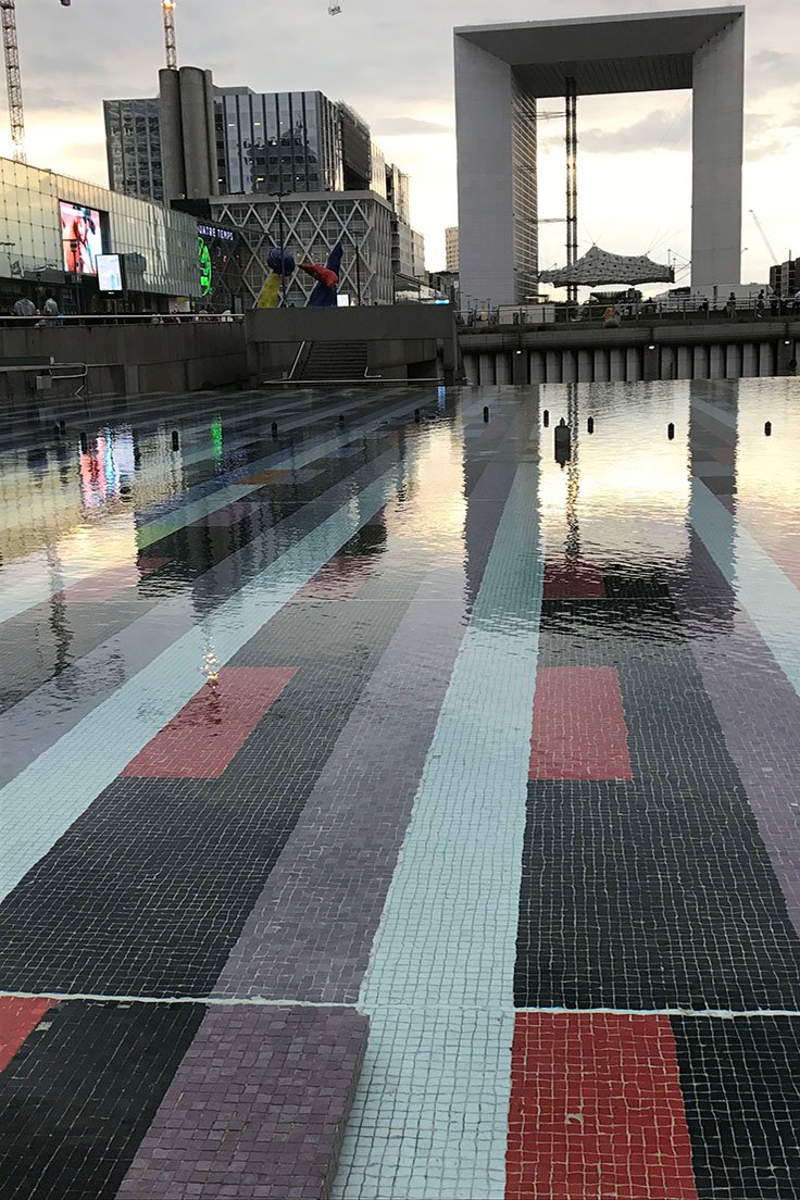 Como é La Défense em Paris