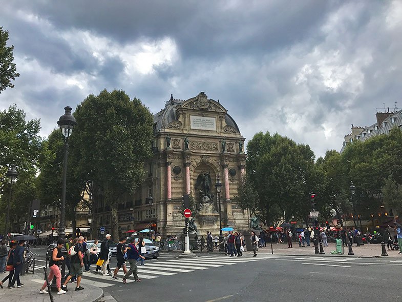 Fonte Saint Michel em Paris