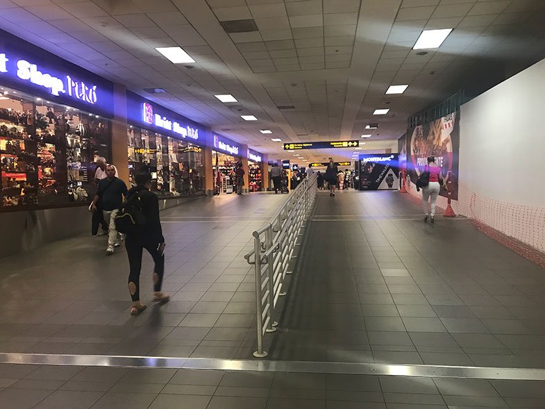 Corredores com lojas