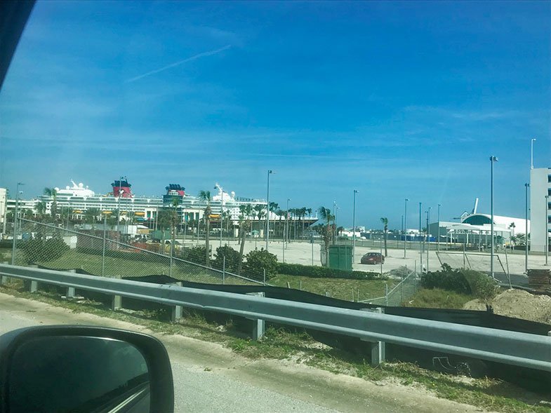 Fazer um cruzeiro e alugar um carro