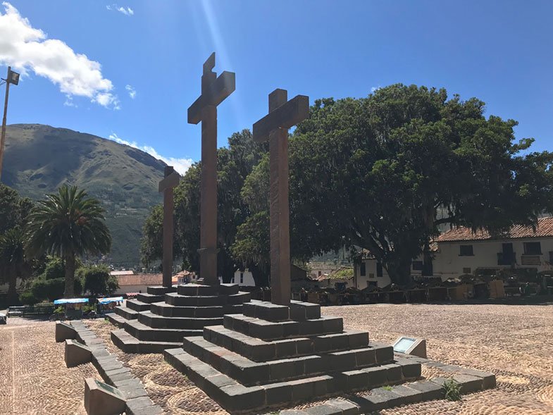 Cruzes da igreja de São Pedro em Andahuaylillas