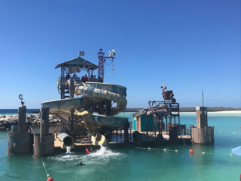 Pelican Plunge na ilha particular da Disney