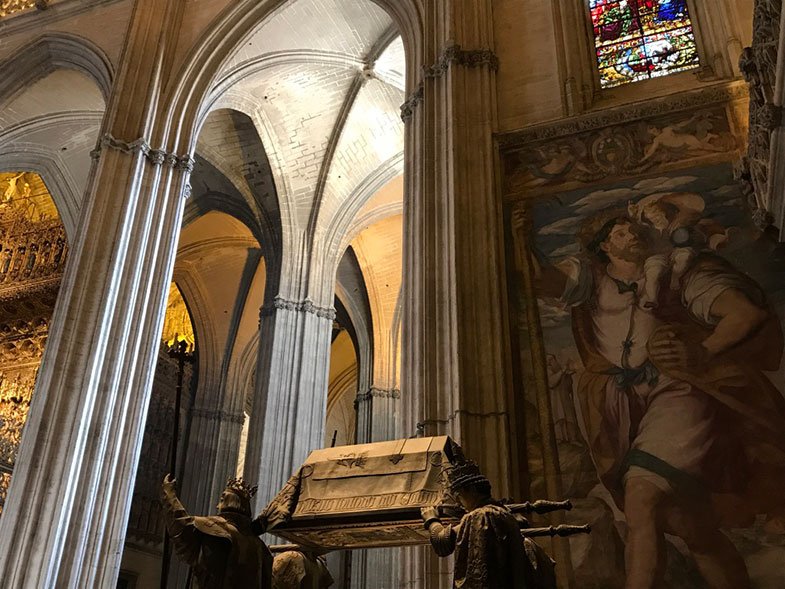 Túmulo de Cristóvão Colombo na Catedral de Sevilha