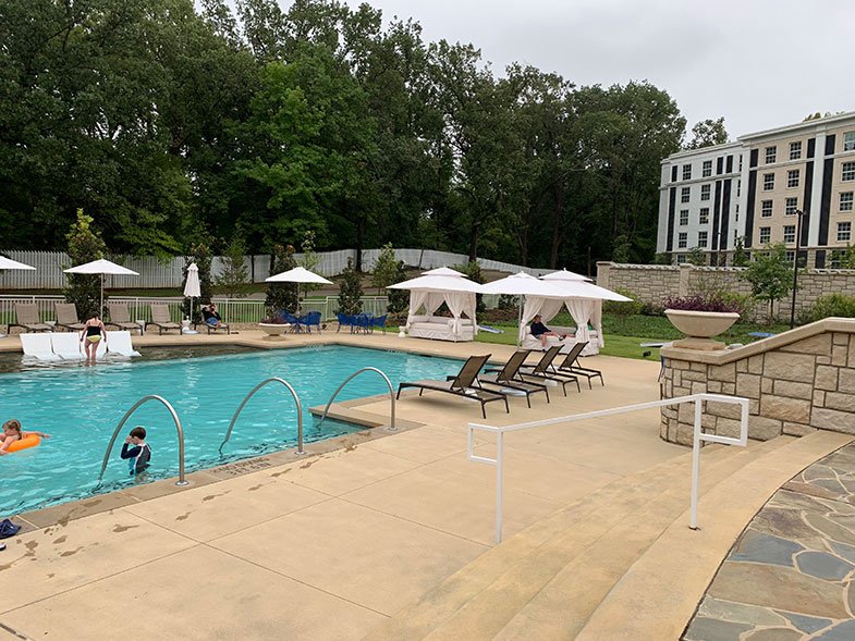 Piscina de nosso hotel em Memphis