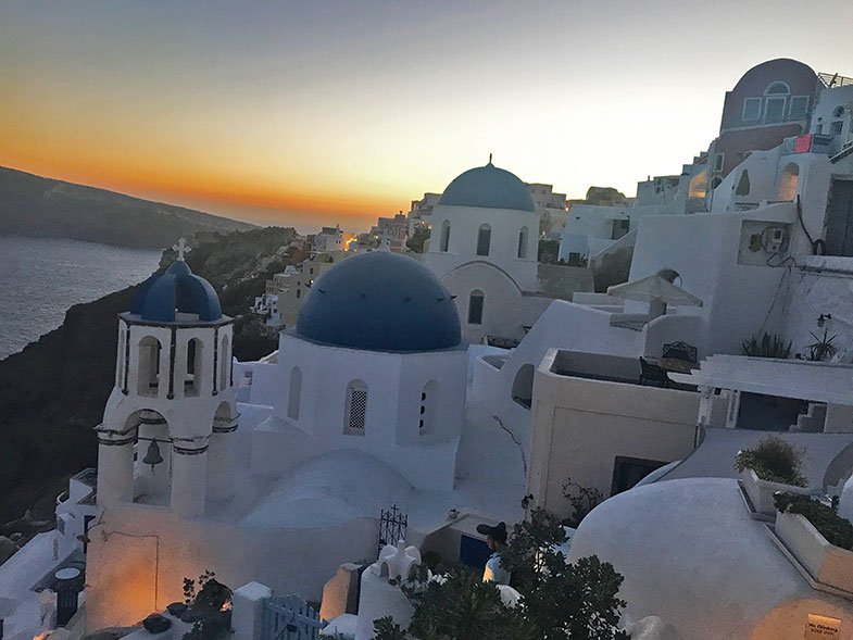 Como chegar à igreja de teto azul em Santorini