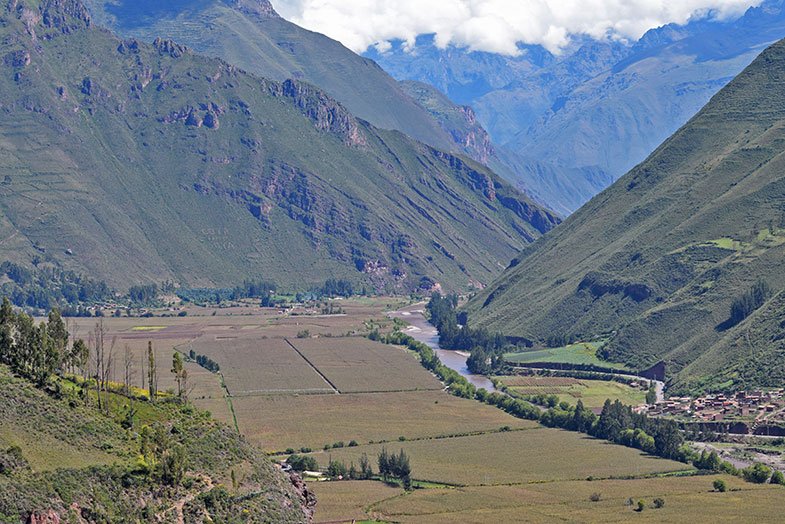 Vista do Vale Sagrado do mirante de Taray