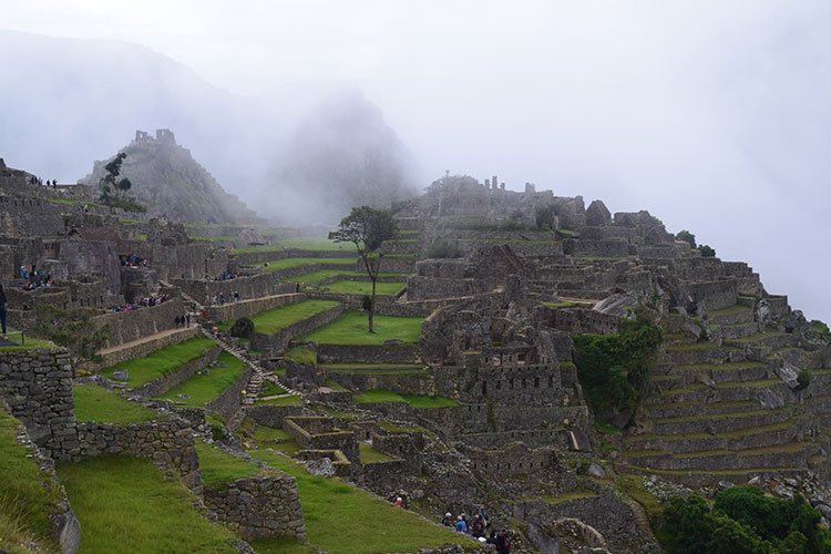 Machu Picchu logo cedo da manhã