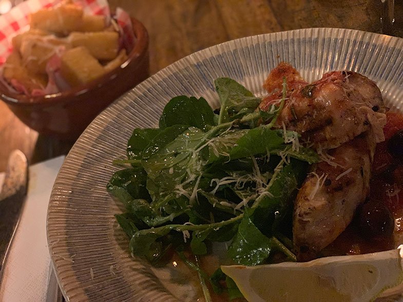 Frango Pizzaiola no restaurante de Jamie Oliver em São Paulo