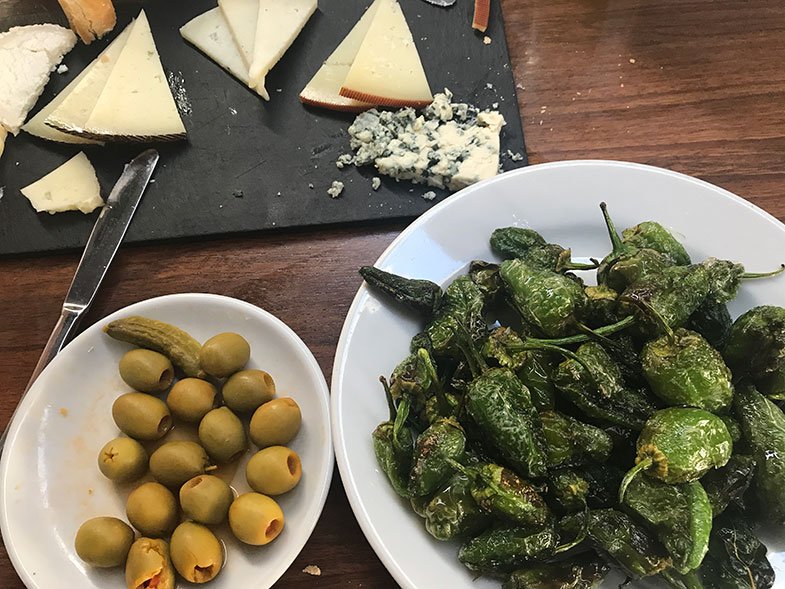 Comidas típicas da Espanha Pimientos Padrón