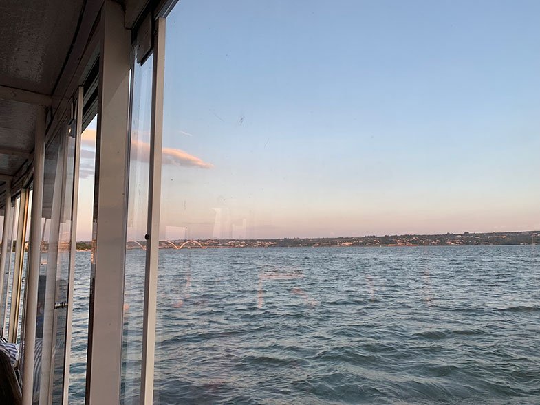Passeio de barco pelo Lago Paranoá em Brasília