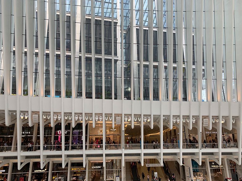 Westfield Mall dentro da estação Oculus em New York