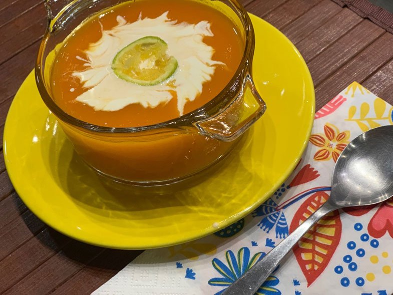 Sopa de cenoura e laranja