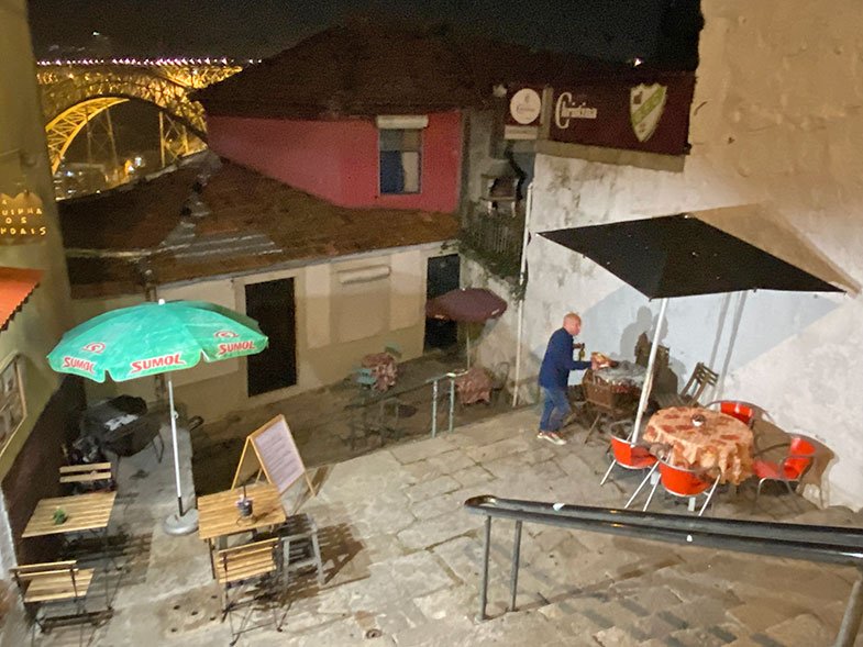Tasquinha dos Guindais no Porto