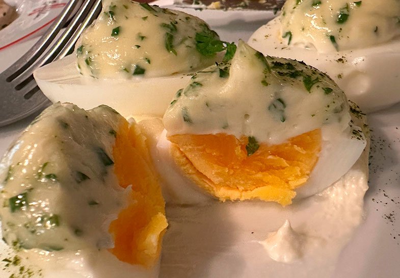 Ovos com maionese franceses